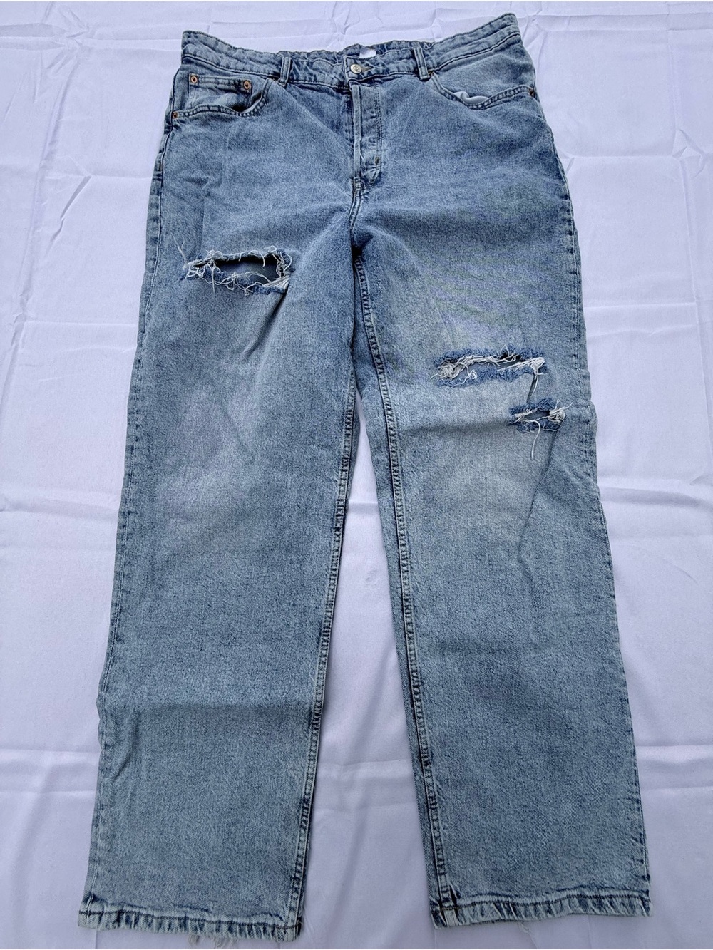 #56 size(xl) Light Blue Distressed mom jeans